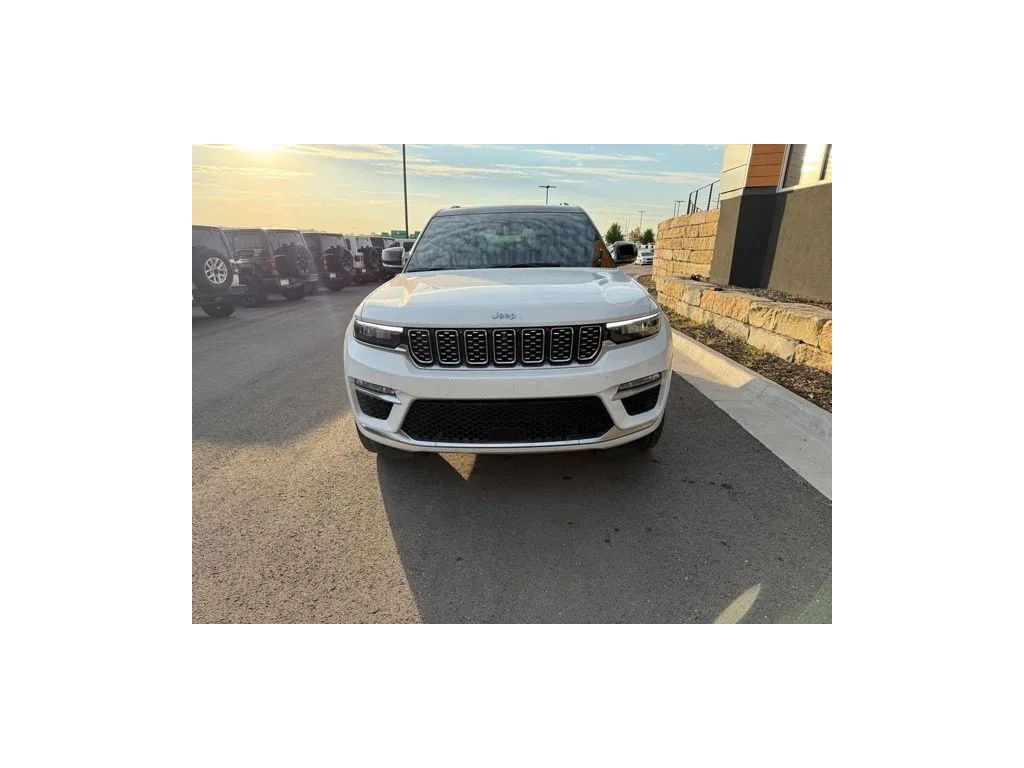 2024 Jeep Grand Cherokee Summit 4WD
