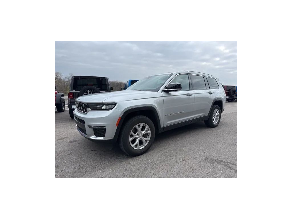 View vehicle photo 7