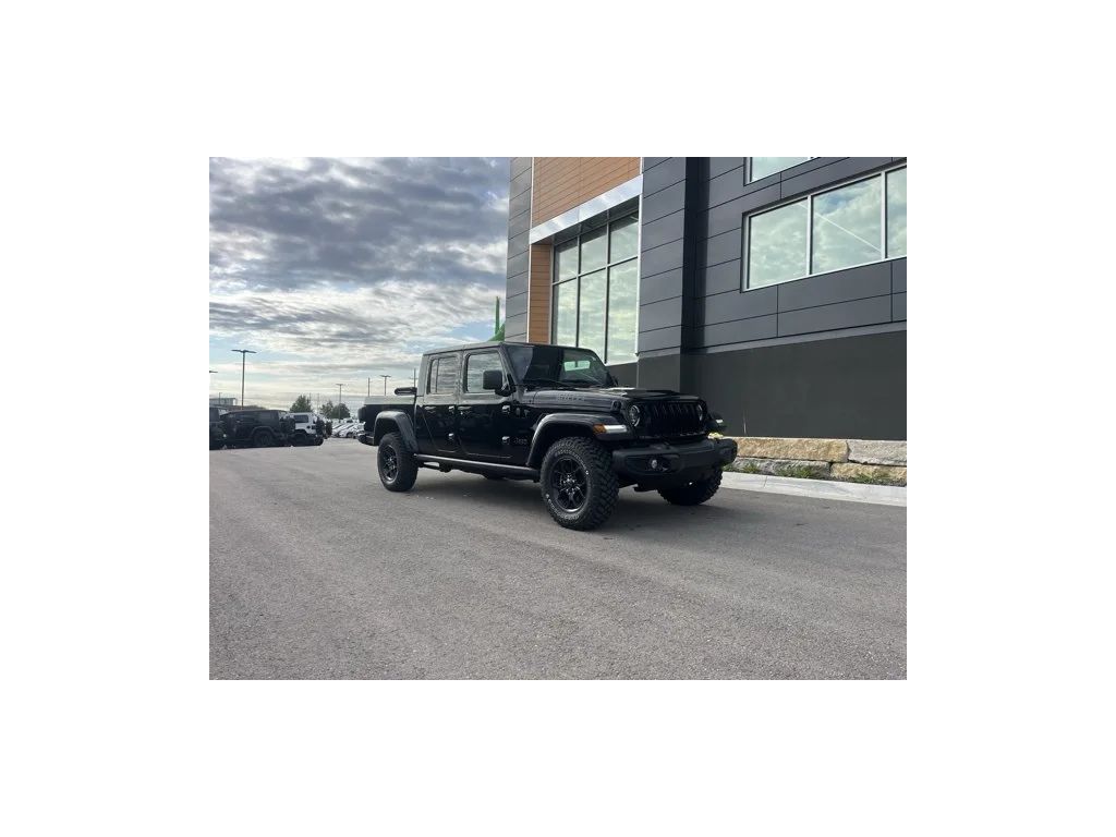 2024 Jeep Gladiator Willys Crew Cab 4WD