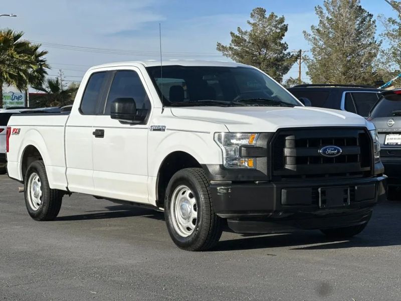 White 2016 Ford F-150 XL SuperCab Pickup Truck 4X2 6-Speed Automatic