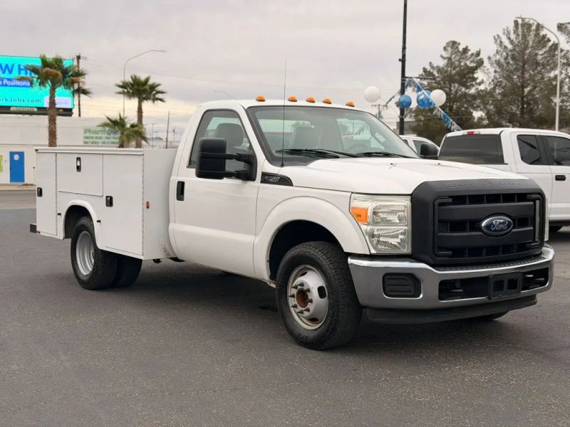 White 2016 Ford F-350 Super Duty Chassis XL DRW RWD Pickup Truck 4X2 6-Speed Automatic