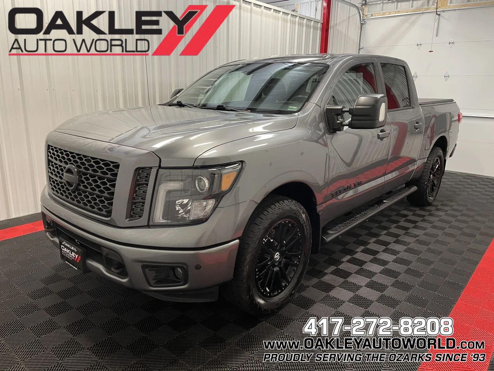 Gray 2018 Nissan Titan SV Crew Cab 4WD Pickup Truck Four-Wheel Drive 7-Speed Automatic