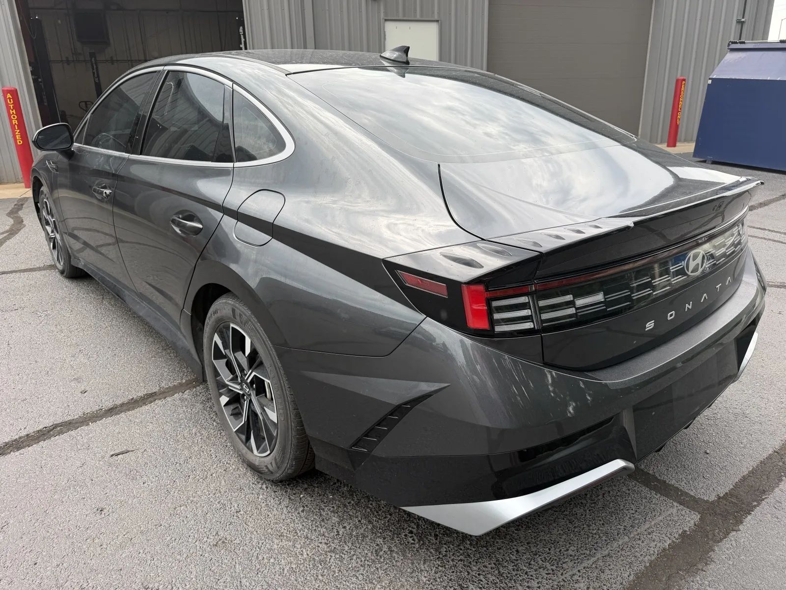 View vehicle photo 2