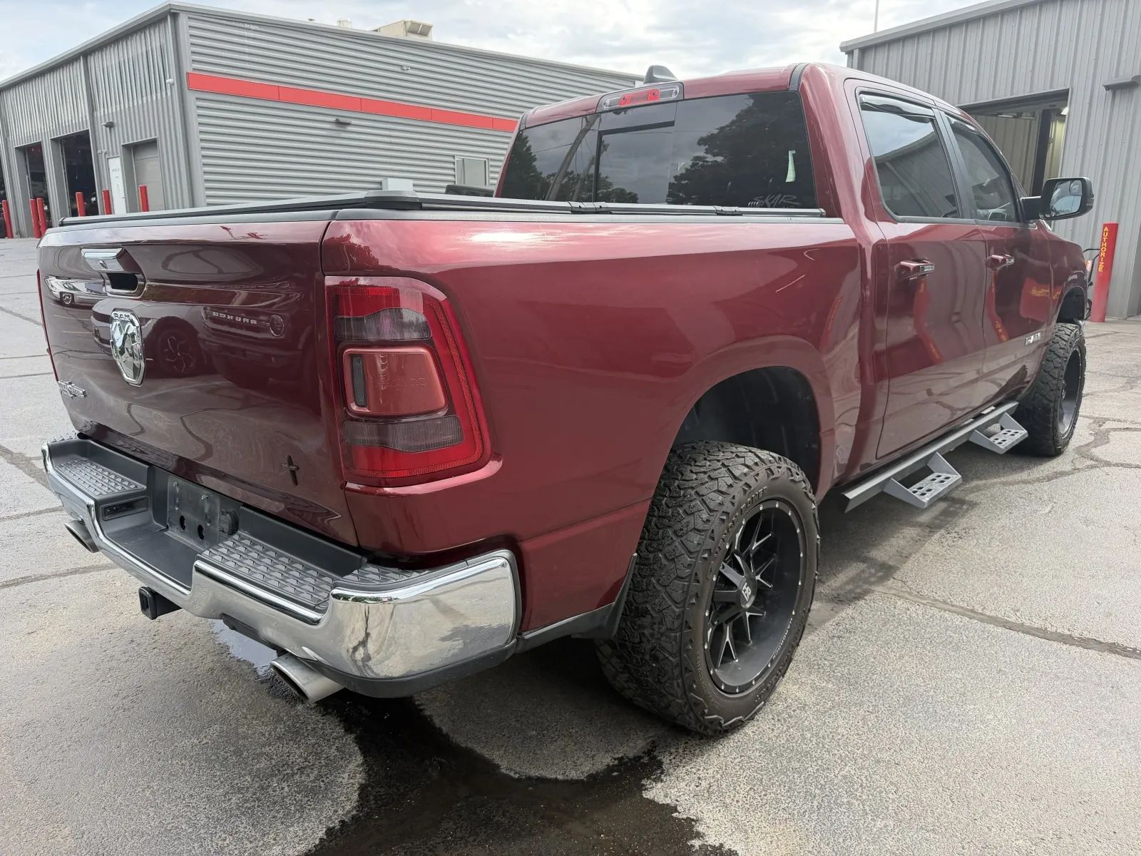 View vehicle photo 5