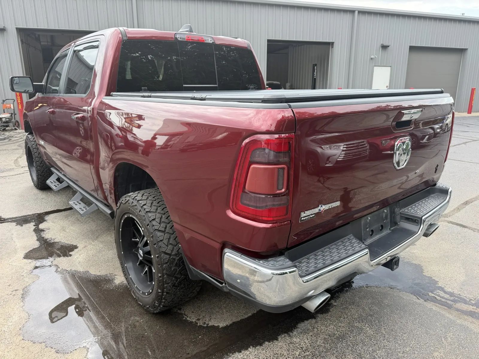View vehicle photo 2