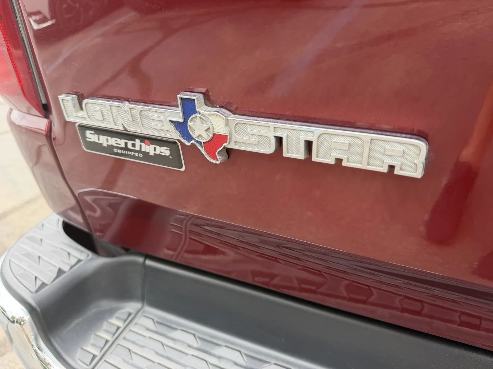View vehicle photo 4