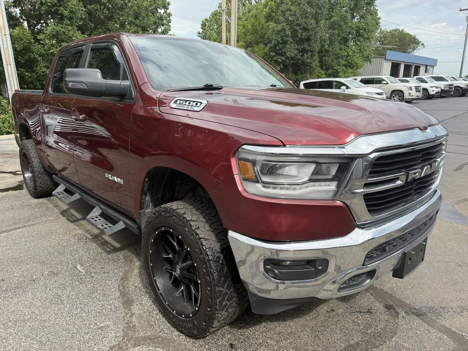 View vehicle photo 7