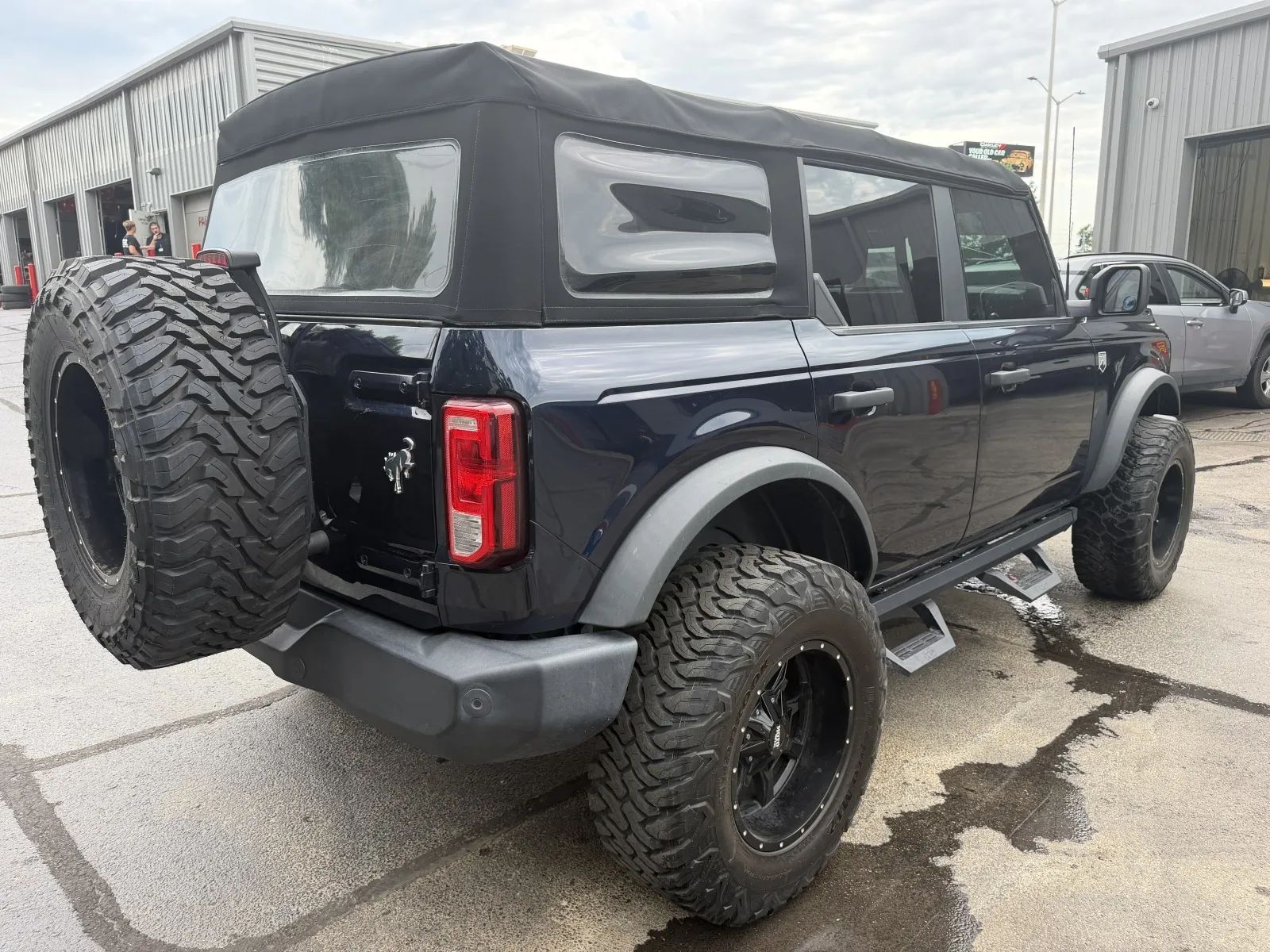 View vehicle photo 4