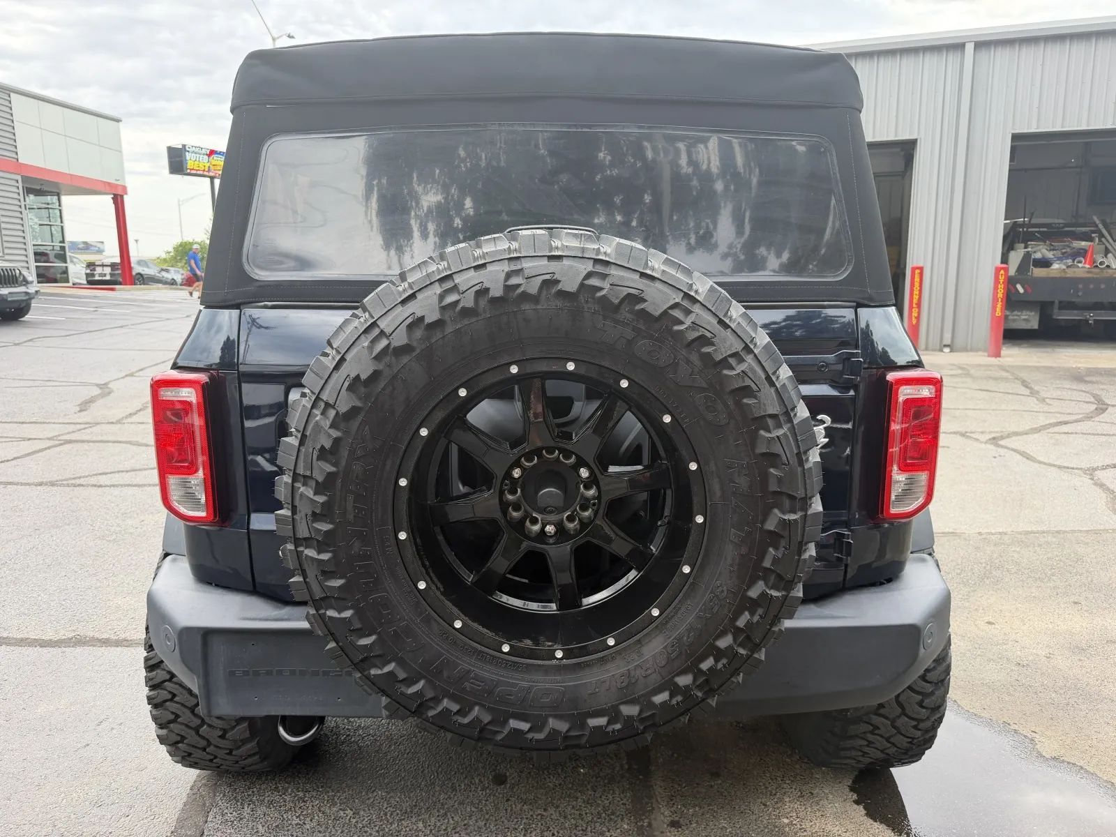 View vehicle photo 3