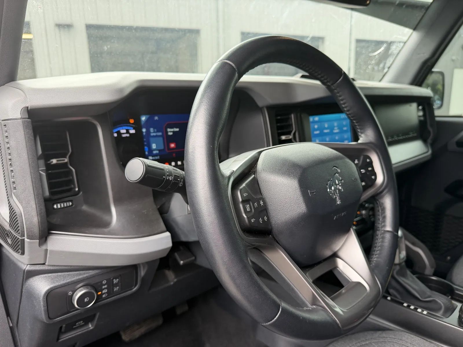 View vehicle photo 7