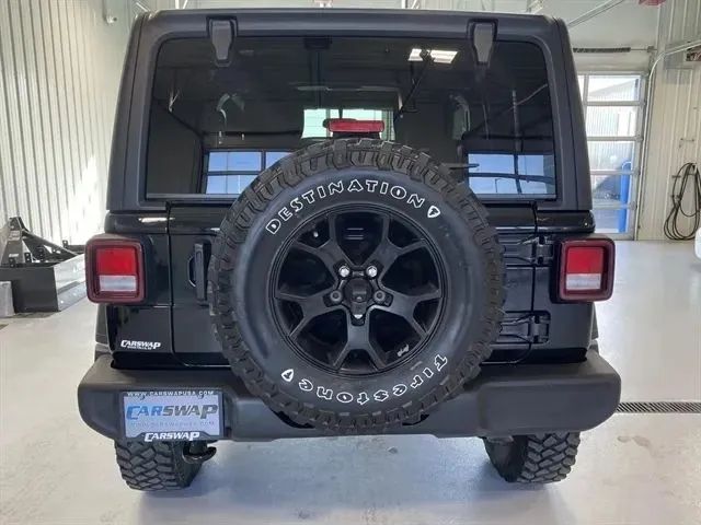 View vehicle photo 4