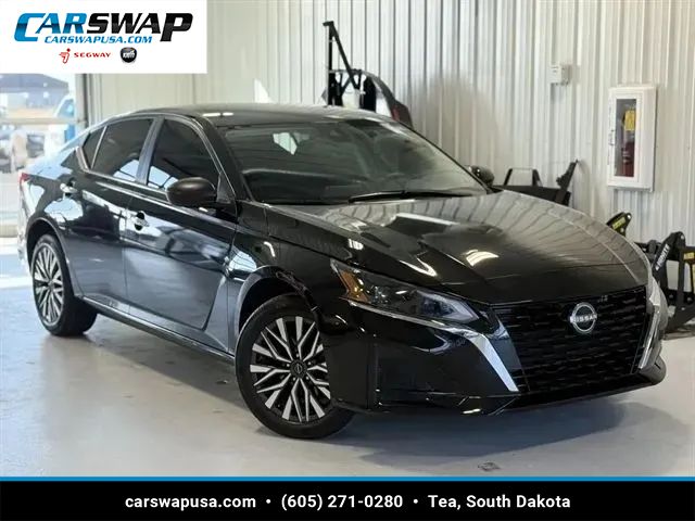 Black 2025 Nissan Altima 2.5 SV AWD Sedan All-Wheel Drive Continuously Variable Transmission