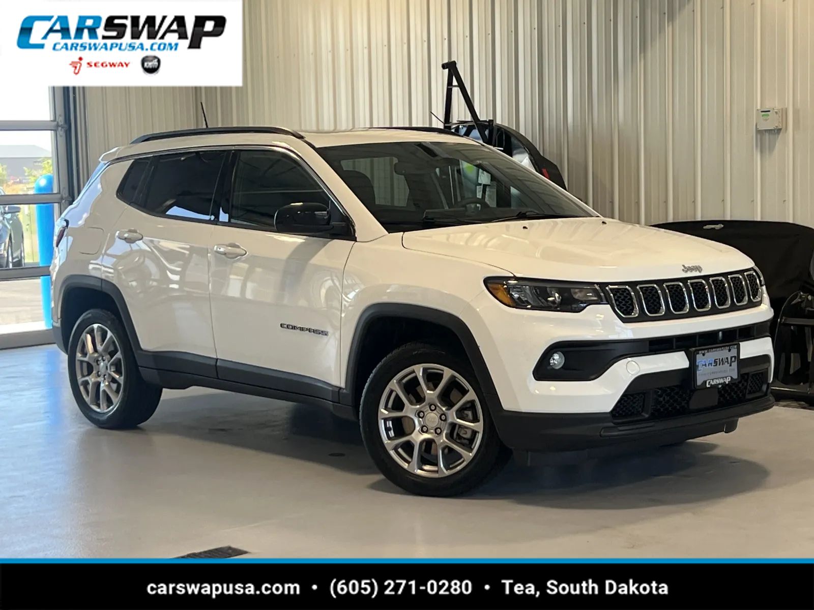 White 2023 Jeep Compass SUV / Crossover Four-Wheel Drive 8-Speed Automatic