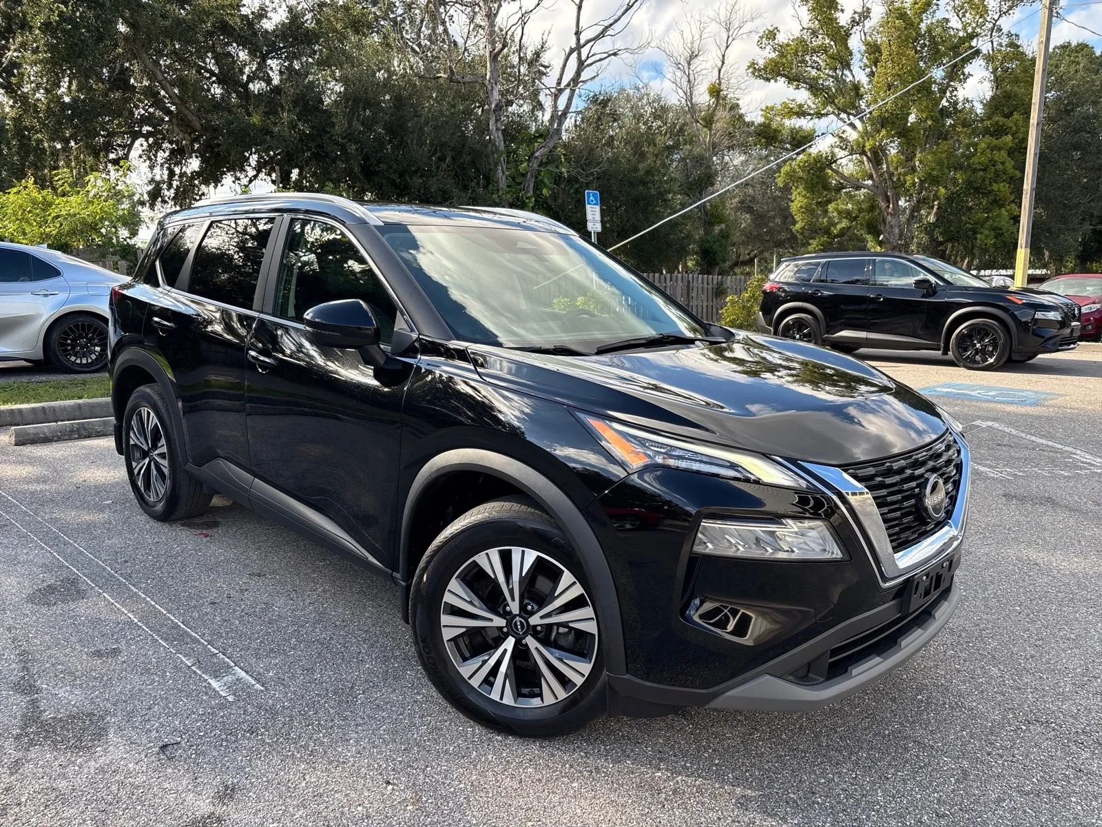 View vehicle photo 7