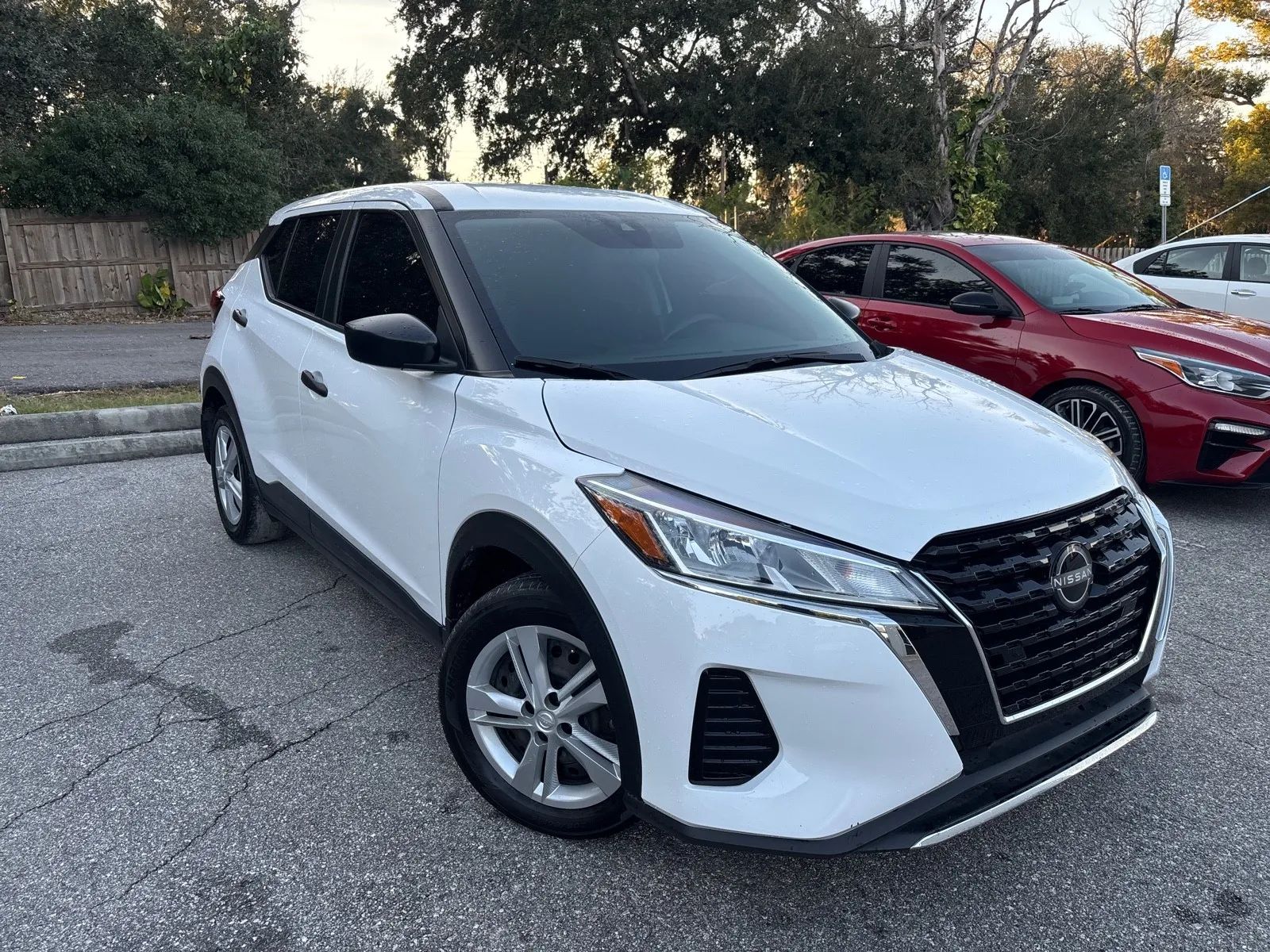 View vehicle photo 4