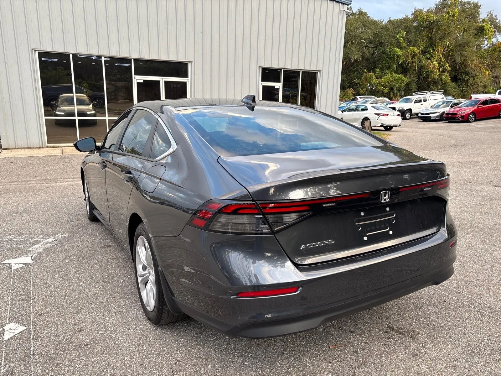 View vehicle photo 7