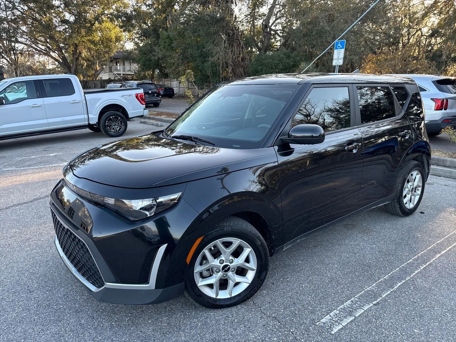 View vehicle photo 2