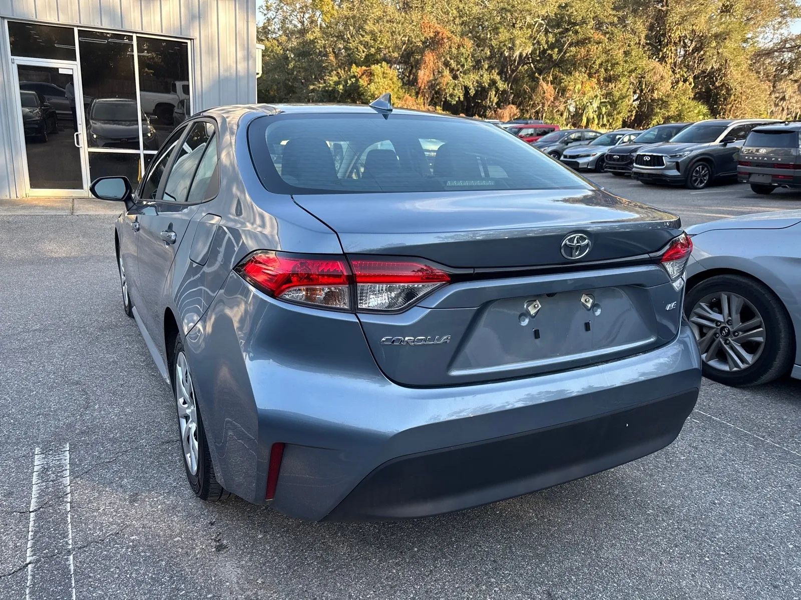 View vehicle photo 7