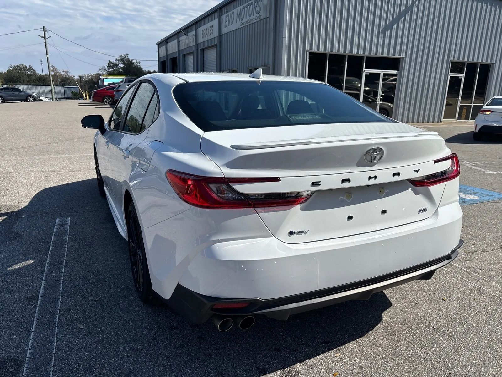 View vehicle photo 7