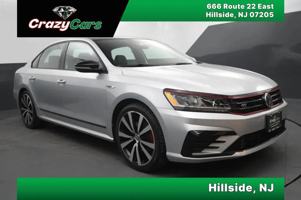 Silver 2018 Volkswagen Passat Sedan Front-Wheel Drive 6-Speed Dual Clutch