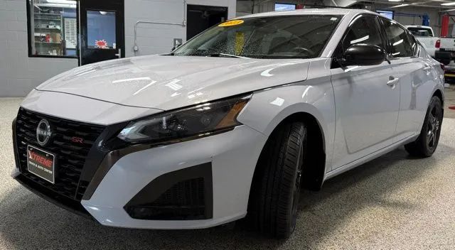 View vehicle photo 3