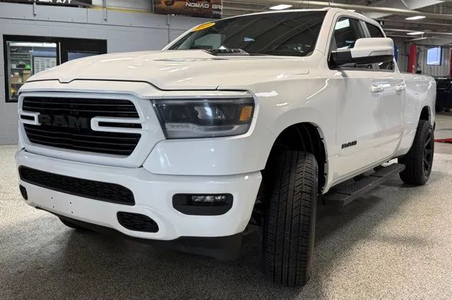 View vehicle photo 3