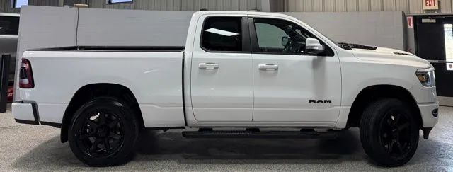 View vehicle photo 7