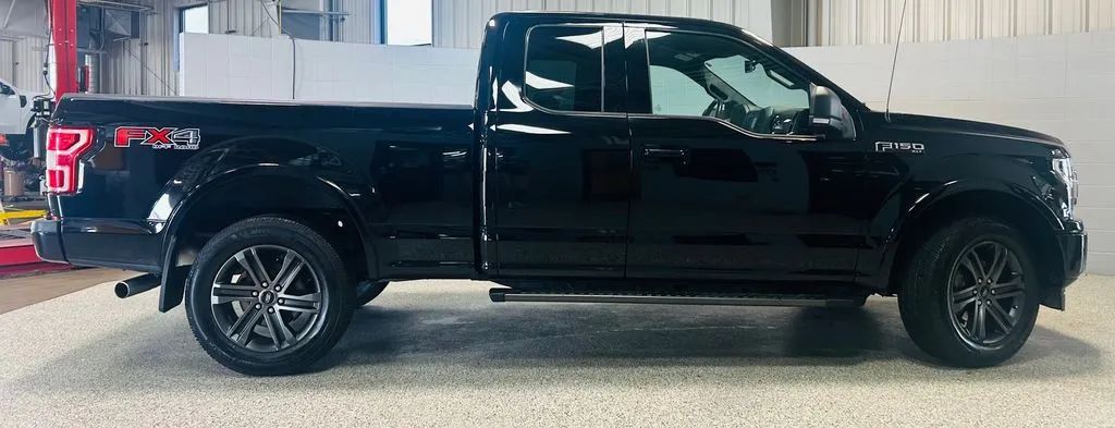 View vehicle photo 7