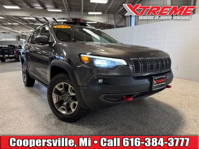 Gray 2019 Jeep Cherokee SUV / Crossover Four-Wheel Drive 9-Speed Automatic