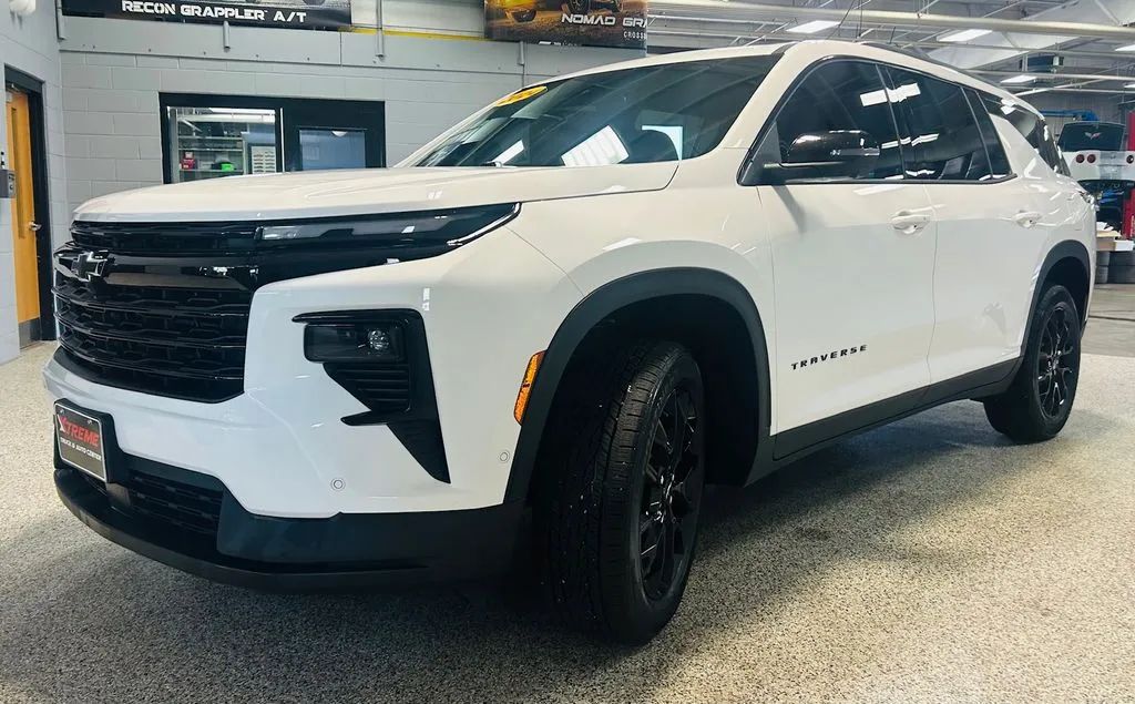 View vehicle photo 3
