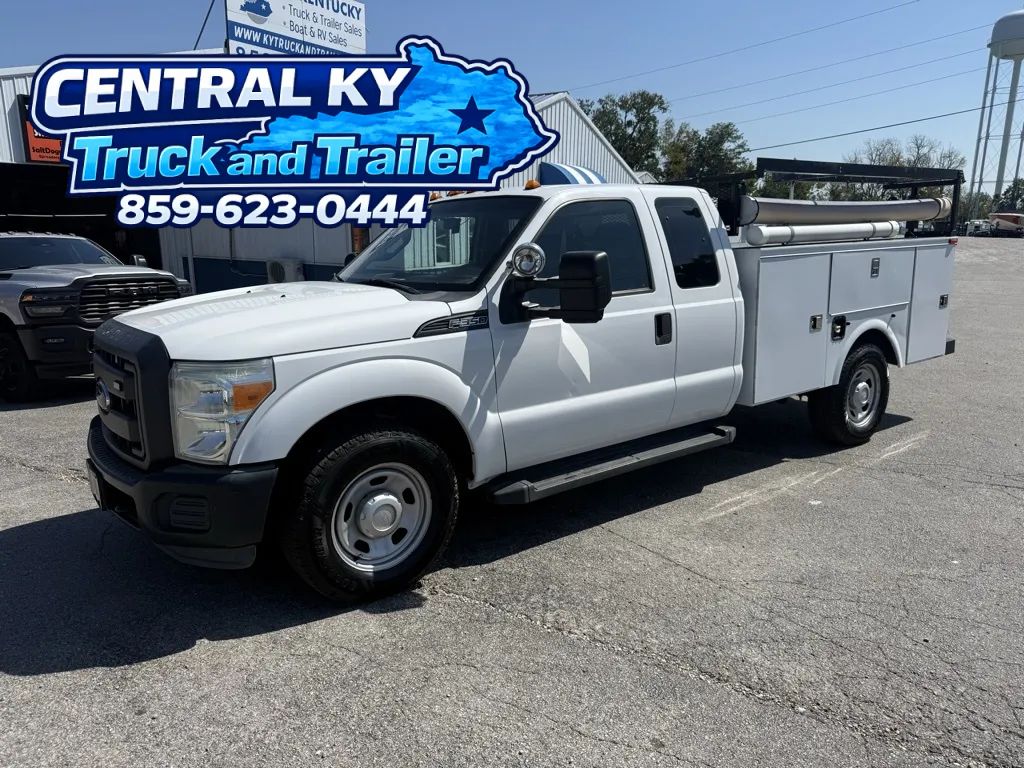 White 2013 Ford F-350 Super Duty Chassis Pickup Truck 4X2 6-Speed Automatic