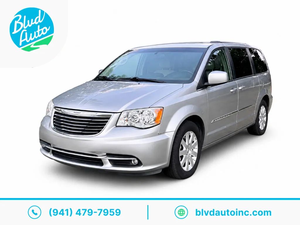 Silver 2016 Chrysler Town & Country Minivan Front-Wheel Drive Automatic