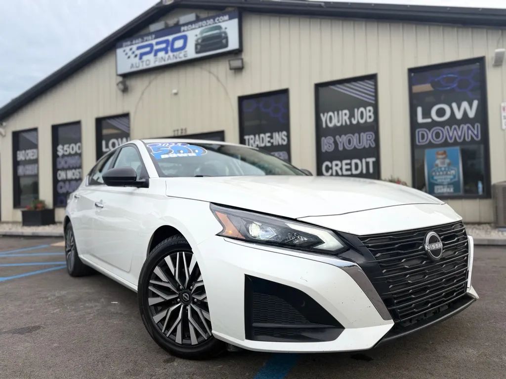 2025 NISSAN ALTIMA SV