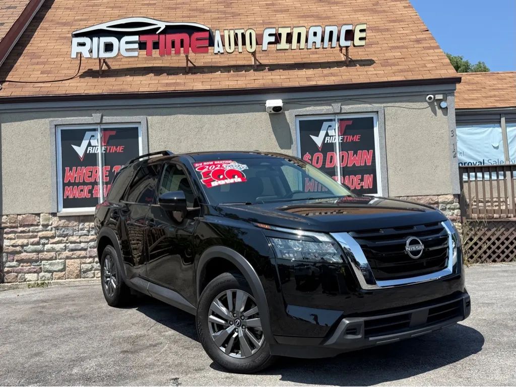2025 NISSAN PATHFINDER SV