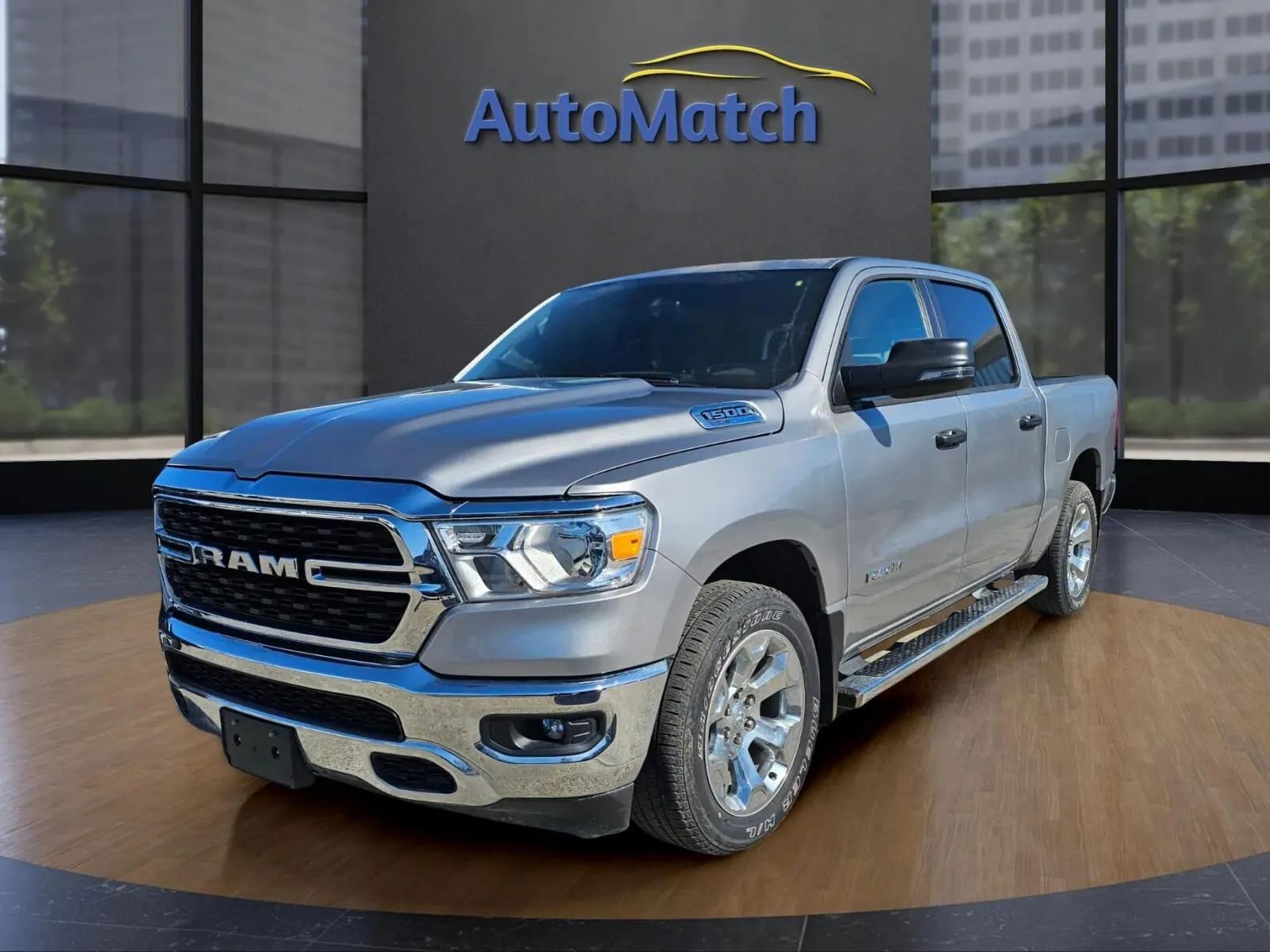 View vehicle photo 4