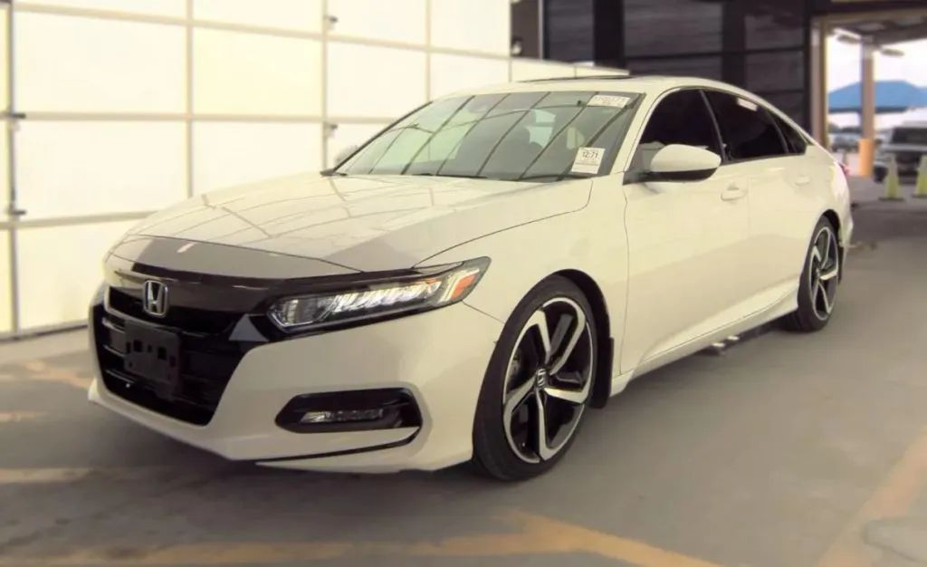 White 2018 Honda Accord 2.0T Sport FWD Sedan Front-Wheel Drive Automatic