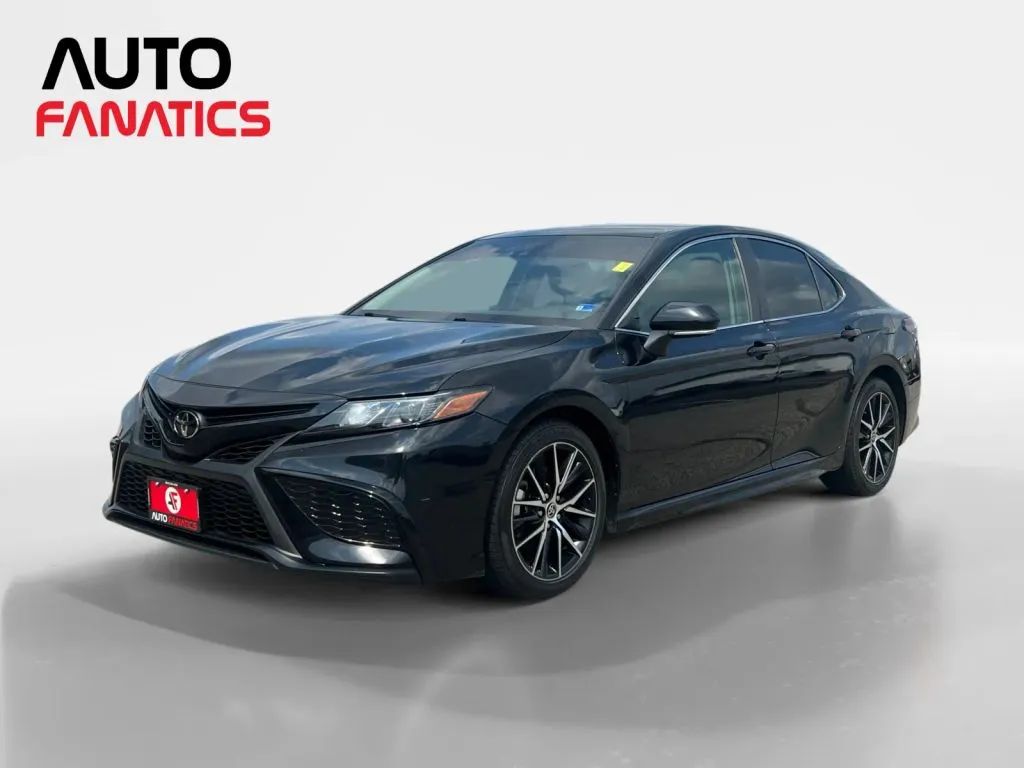 2022 Toyota Camry SE