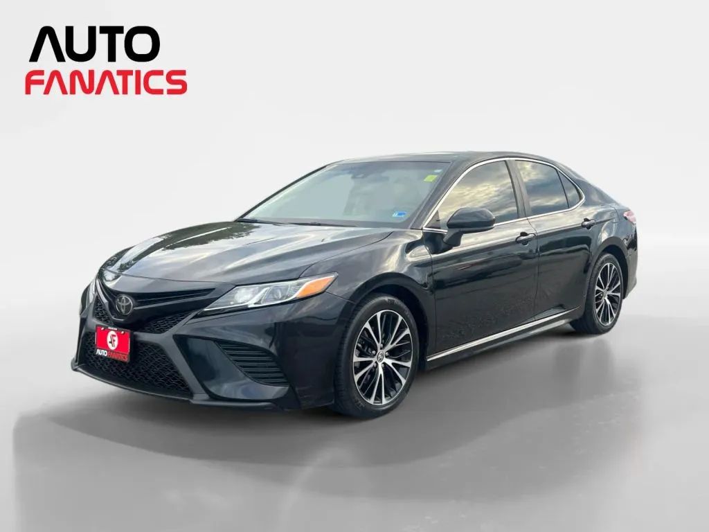 2020 Toyota Camry SE