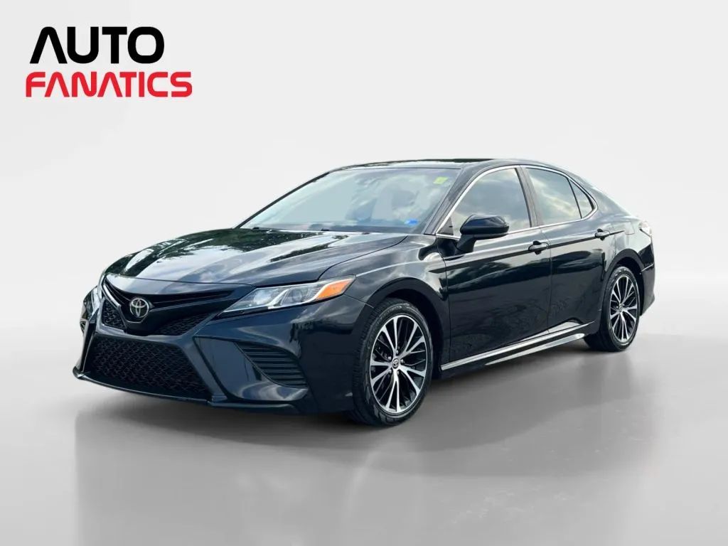 2020 Toyota Camry SE