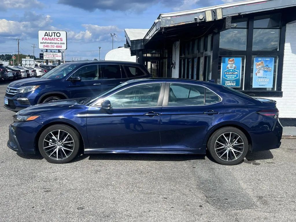 2022 Toyota Camry SE