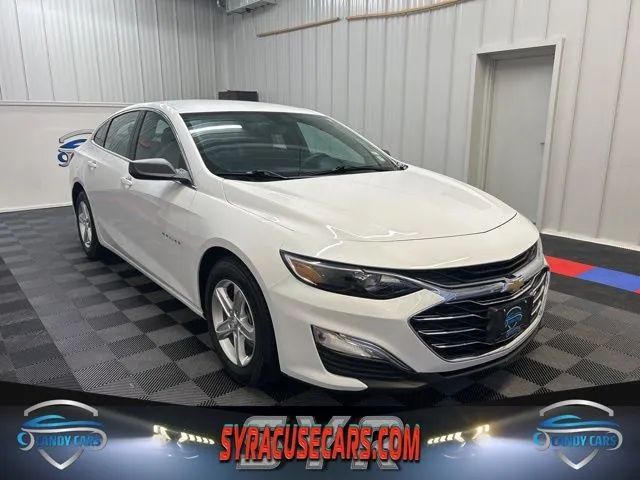 White 2022 Chevrolet Malibu LS FWD Sedan Front-Wheel Drive Continuously Variable Transmission