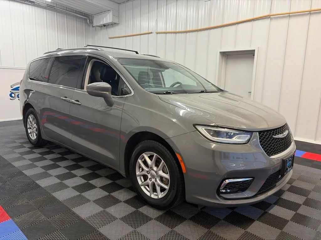View vehicle photo 3