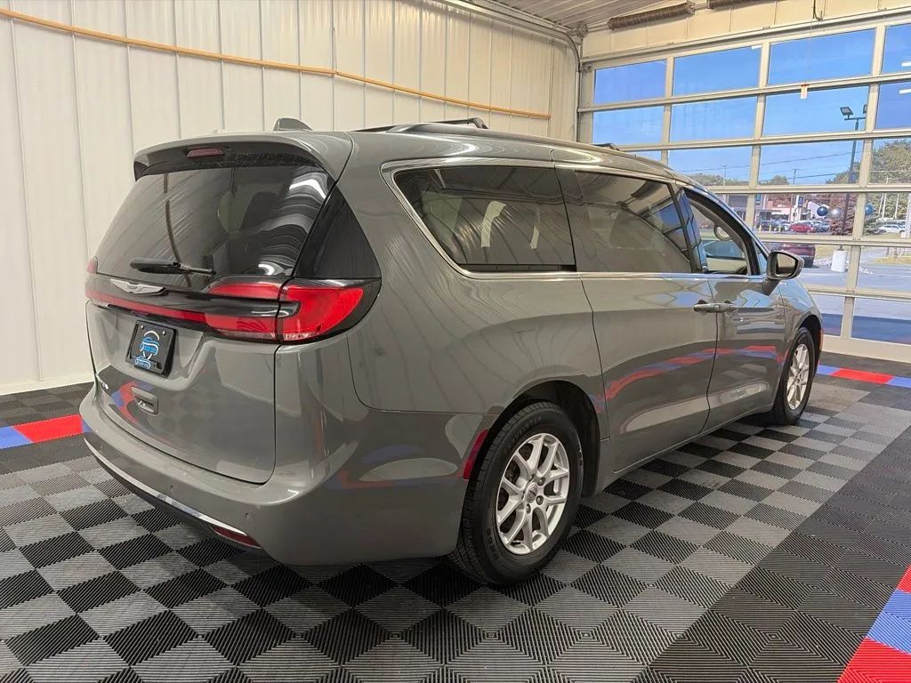 View vehicle photo 4