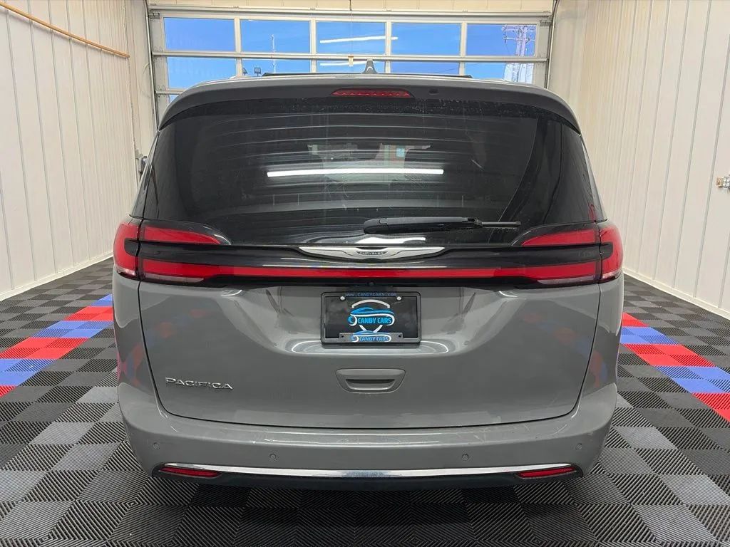 View vehicle photo 5