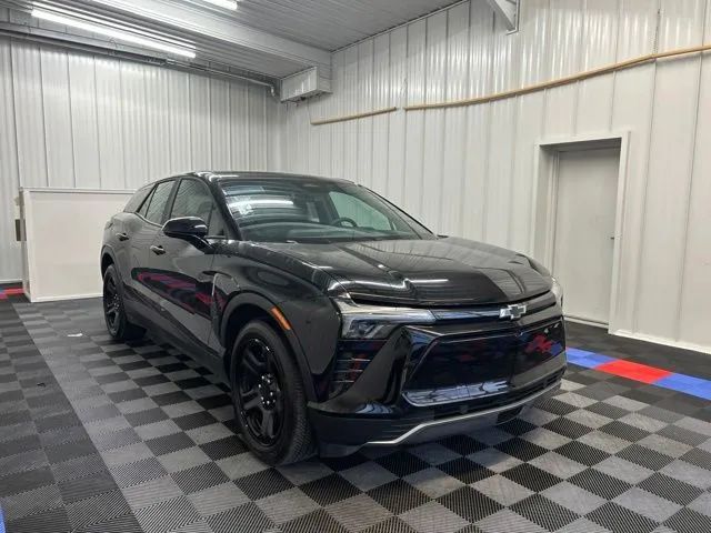 View vehicle photo 3