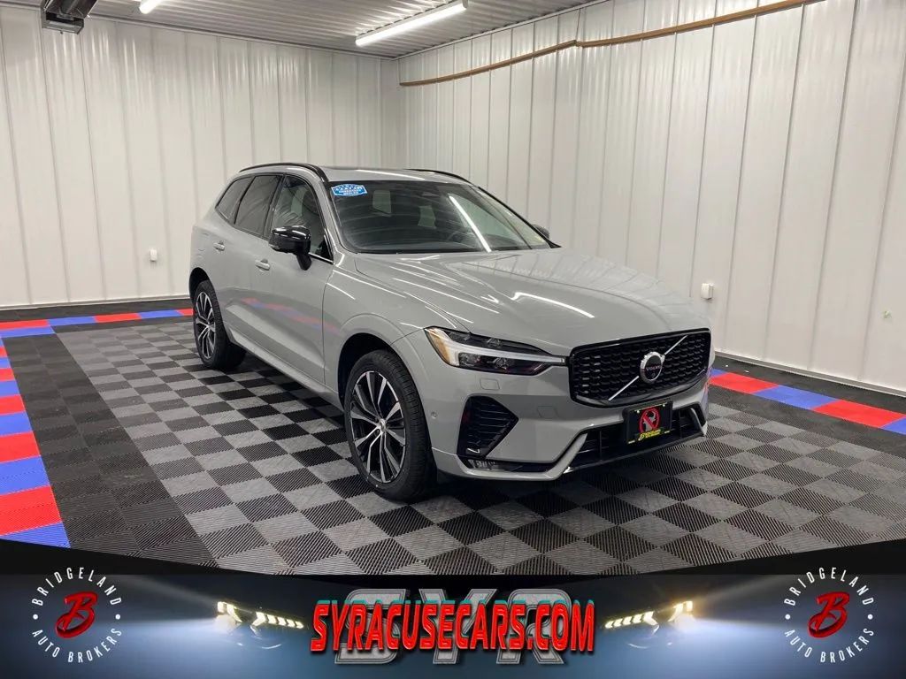 2024 Volvo XC60 B5 Plus Dark Theme AWD