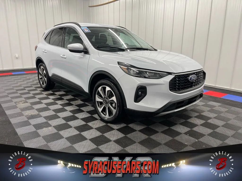 2025 Ford Escape Platinum AWD