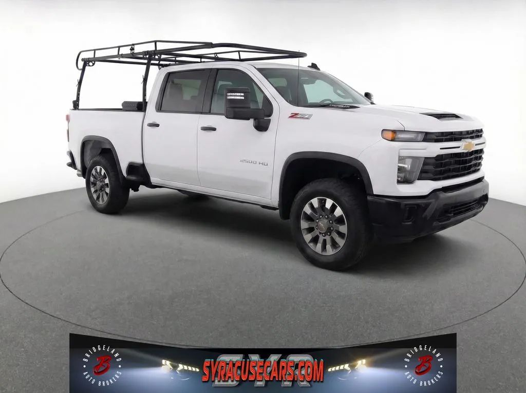 White 2025 Chevrolet Silverado 2500HD Custom Crew Cab 4WD Pickup Truck Four-Wheel Drive Automatic