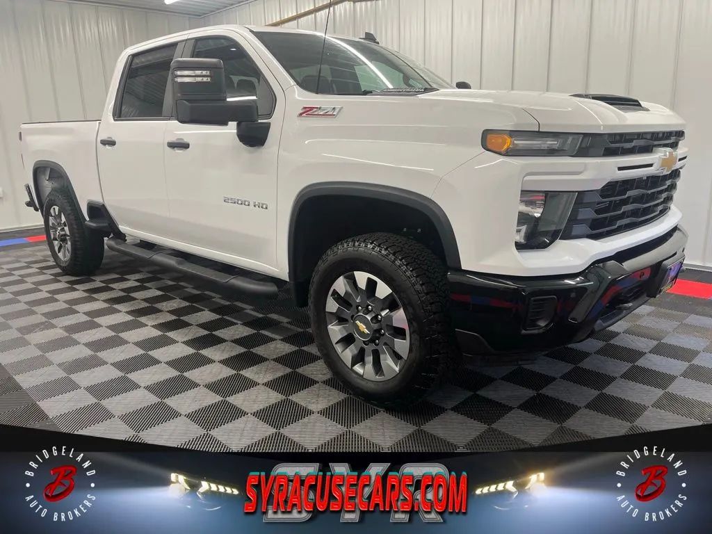 White 2025 Chevrolet Silverado 2500HD Custom Crew Cab 4WD Pickup Truck Four-Wheel Drive Automatic