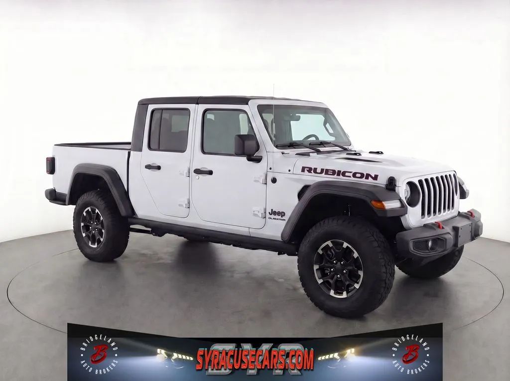 White 2026 Jeep Gladiator Rubicon Crew Cab 4WD Pickup Truck Four-Wheel Drive 8-Speed Automatic